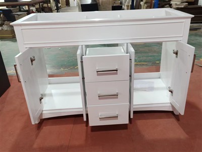 Floating vs. Pem teb-Sab chav da dej Vanities: Koj Yuav Tsum Paub Dab Tsi?